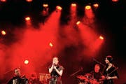 Divanhana aus Bosnien-Herzegowina peppten im Kollegi-Saal mit neuen Ideen alte Volksmusik auf. (Bild Dominik Wunderli)