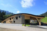Das Betriebsgebäude des Campingplatzes Thorbach in Flühli ist mit dem Plusenergie-Standard umgesetzt. (Bild: pd)