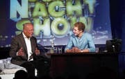 Roger de Weck (links) im Gespräch mit Michael Elsener. (Bild: Werner Schelbert (Zug, 20. Dezember 2017))