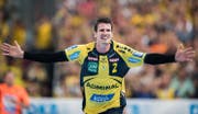Andy Schmid jubelt beim siegreichen Spiel gegen Kiel, das den Rhein-Neckar Löwen den Meistertitel sichert. (Bild: Simon Hofmann/Getty (Mannheim, 31. Mai 2017))
