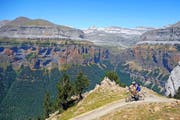 Einsame Bike-Touren in der atemberaubenden Landschaft der Pyrenäen. (Bild: PD)