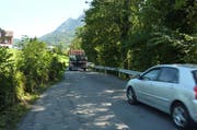 Der Ausbau der Nietenbachstrasse in Schwyz kostet doppelt so viel wie ursprünglich vor gut zehn Jahren geplant. (Bild: PD)