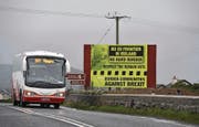 Grenzorte in Nordirland protestieren gegen den EU-Austritt Grossbritanniens. (Bild: Charles McQuillan/Getty (Newry, 2. Februar 2017))