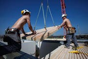 Bei Neubauten soll Holz nach Möglichkeit teil der Planung sein. (Bild: Stefan Kaiser / Neue ZZ)
