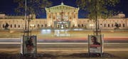 Das Parlamentsgebäude an der Wiener Ringstrasse, in dem die beiden Kammern des österreichischen Parlaments tagen. (Bild: Hans Ringhofer/APA (Wien, 30. September 2017))