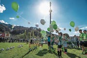 Symbolischer Beginn der Bauarbeiten fürs neue Stadion mit SCK Junioren. (Bild: Nadia Schärli / LZ (Kriens, 10. April 2017))