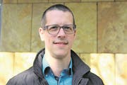 «Es wird sich zeigen, ob die Berner ihre Geschwindigkeit halten können.» Mischa Müller (35), Jurist aus Zürich, Bern-Fan. (Bild: Stefan Kaiser/ZZ, 7. April, Zug)