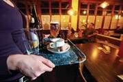 Wer künftig einen Gastgewerbebetrieb führen will, soll den Nachweis einer Aus- beziehungsweise Weiterbildung erbringen müssen. (Bild: Stefan Kaiser (20. Januar 2012))