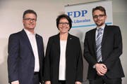 Die FDP Uri nominiert Toni Epp, Barbara Bär und Urs Janett (von links) für die Regierungsratswahlen. (Bild: Urs Hanhart / Neue UZ)