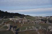 In der ersten Februarwoche erwarten uns eisige Temperaturen, auf Schnee warten wir jedoch vergebens. Im Bild der Heuberg Käppeli in Luthern. (Bild: Leserbild: Alfred Herzog)