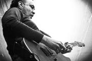 Der Rockmusiker Ajay Mathur, der in Stans lebt, ist trotz seiner Erfolge vielen Einheimischen nahezu unbekannt. (Bild: PD)
