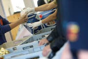 Tischlein Deck dich gibt Lebensmittel ab, die einwandfrei, aber nahe am Ablaufdatum sind. (Bild: Stefan Kaiser / Neue ZZ)