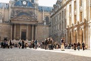 Studentenverbände befürchten, dass der Austausch für Studenten – etwa nach Paris – künftig schwieriger wird. (Bild: Owen Franken/Getty)