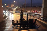 Die Unterführung wurde in Fahrtrichtung Barcarola gesperrt. (Bild: Geri Holdener / Bote der Urschweiz)