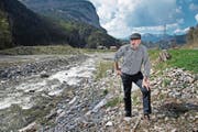 Daran gewohnt, dass die Politik in Sachen Klimawandel zu wenig hinhört: Wissenschafter Rolf Weingartner. (Bild: Corinne Glanzmann (10. April 2017))