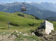 Das Fundament des eingeknickten Mastens auf Lungern Schönbüel. (Bild: Christoph Riebli)