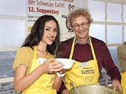 Adrian Borgula wurde von Miss Schweiz Lauriane Sallin unterstützt. (Bild: Mario Merola)