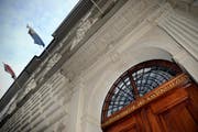 Der Eingang zum Luzerner Regierungsgebäude. (Bild: Pius Amrein/ Neue LZ)
