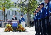 Regierungsrat Paul Winiker hat Polizisten heuer erstmals öffentlich vereidigt. Unser Bild zeigt die Zeremonie vom 21. April auf dem Jesuitenplatz in Luzern. (Bild Corinne Glanzmann)