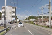 Für die Änderung der Kantonsstrasse K 13 im Abschnitt Einmündung Lindenstrasse sind 21,1 Millionen Franken veranschlagt. (Bild: Google Maps)