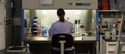 Zentralschweizer Start-ups im Biotechbereich waren 2017 bei Investoren besonders beliebt. (Bild: Cole Burston/Bloomberg)