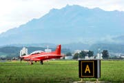 Eine PC-21- Maschine der Schweizer Luftwaffe auf dem Flugplatz Emmen im vergangenen September. (Bild: Keystone/Christian Beutler)