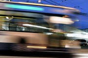 Der Bus-Chauffeur ist der fahrlässigen Tötung schuldig (Symbolbild Neue LZ).