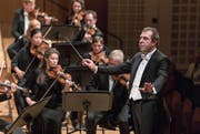 Emotionalität und Tiefe: Daniele Gatti (55) dirigiert das Royal Concertgebouw Orchestra Amsterdam. (Bild: Patrick Hürlimann/Lucerne Festival)