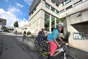 Am Montag begann auch in Bristen das neue Schuljahr. Der Schule im Bergdorf droht allerdings die Schliessung. (Bild: Urs Hanhart)