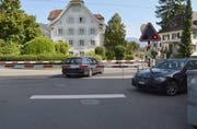 Auf diesem Bahnübergang kam es zum Beinahe-Unglück. (Bild: Kapo Nidwalden)
