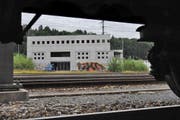 Die Bauruine Ballastbau beim Tunnel Buchrainstrasse neben Bahnhof Ebikon fotografiert am 15. Juni 2007 . Die Ruine wird überbaut. (Neue LZ/Eveline Bachmann) (Bild: Eveline Bachmann (Ebikon, 15. Juni 2007))
