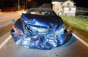 Dieses Auto erlitt beim Zusammenstoss Totalschaden. (Bild: Luzerner Polizei)
