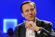 Daniel Vasella kassiert 72 Millionen Franken. Und heizt die Wut über die Abzocker erneut an. (Bild: Keystone)