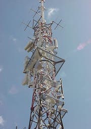 Die vereiste Antenne ob Andermatt. (Bild: PD)