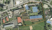In Pfäffikon soll das Schulgelände mit neuen Bauten erweitert werden (blau). (Bild: PD)