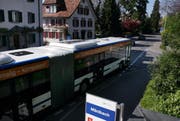 Auf der Artherstrasse in Zug zwischen Mänibach und Fridbach soll eine «elektronische Busspur» entstehen. (Bild Werner Schelbert/Neue ZZ)