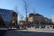 Freiburg Unibibliothek und Stadttheater (Bild: Michael Sartorius)