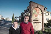 Gisela Eicher und Georg Putz übernehmen den «St. Wendelin» in Wauwil. (Bild: Pius Amrein (Wauwil, 1. Dezember 2016))
