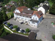 Blick auf die «Schule im Park» in Steinen. (Bild PD)