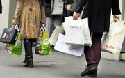 Länger einkaufen, als das Gesetz vorschreibt? Darüber wird im Luzerner Stadtrat diskutiert. (Bild: Keystone)