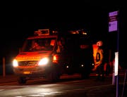 Angehörige der Feuerwehr Gemeinde Arth regelten den Verkehr. (Bild: Geri Holdener, Bote der Urschweiz)