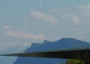F/A 18 über dem Vierwaldstättersee und dem KKL (Bild: Leserbild Walter Buholzer)