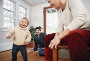 Seit diesem Jahr dürfen gleichgeschlechtliche Paare Stiefkinder adoptieren. (Bild: Getty)