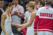 Hat Zukunft: Das Schweizer Fedcup-Team, hier mit Viktorija Golubic (links) und Timea Bacsinszky. (Bild: Keystone / Urs Flüeler)