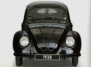Der VW 38 aus dem Jahr 1938 mit einer aussen angebrachten Hupe und glattflächiger Stossstange. (Bild: Prestel)