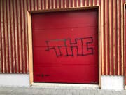 Auch dieses Garagentor wurde besprayt. (Bild: Luzerner Polizei)