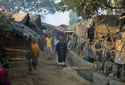 Rohingya-Flüchtlinge im Flüchtlingscamp Kutupalong bei Cox’s Bazar. Experten fürchten, dass Anwerber extremistischer Terrorgruppen in den Flüchtlingslagern in Bangladesch Angehörige der muslimischen Rohingya-Minderheit für den Dschihad rekrutieren könnten. (Bild: Allison Joyce/Getty (17. Januar 2017))