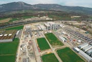 Rar gewordenes Erfolgsbeispiel: Der Pharmakonzern Biogen baut in Luterbach SO eine Produktionsanlage auf 22 Hektaren. (Bild: Biogen/PD)