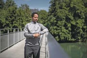 Eritreische Brückenbauer helfen ihren Landsleuten im Alltag: Der Umweltwissenschafter Samson Kidane ist einer von ihnen. (Bild: Pius Amrein (Aarau, 6. Juli 2017))