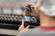 Kommt im Rivella vor: Milchserum. (Bild: Gaetan Bally / Keystone)